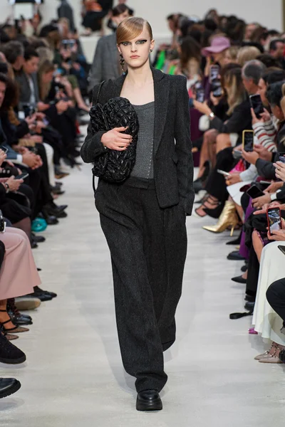 Look 52